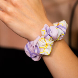 Jedwabna gumka scrunchy